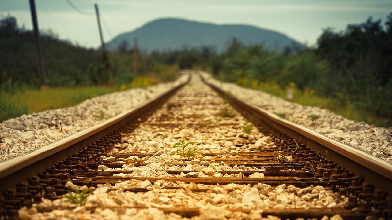 railroad, beautiful nature, nature background-8579199.jpg